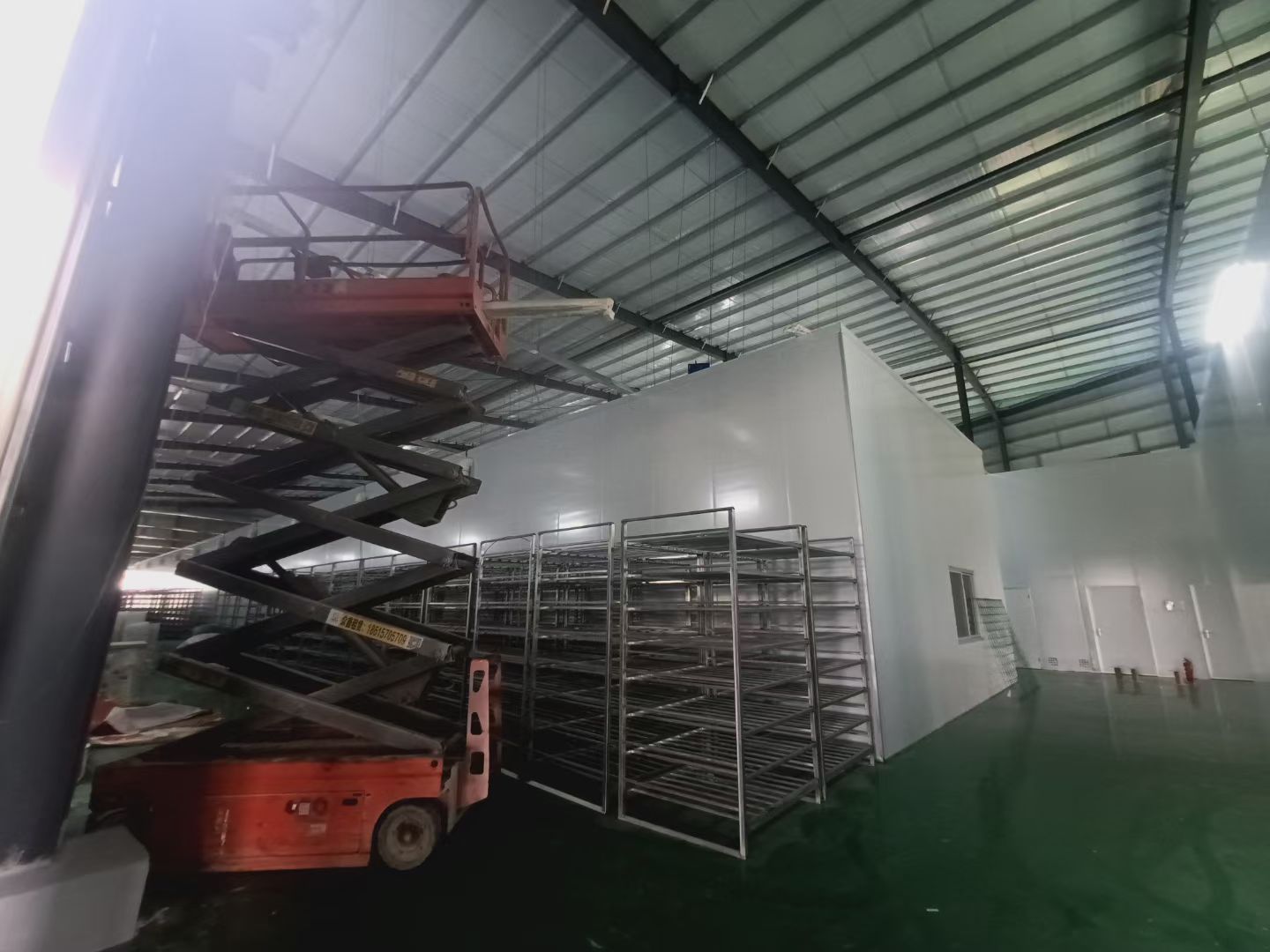 番禺清星集团大型厂房监控安装工程-day4